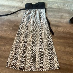 Strapless One Step Up dress Size medium. Lightweight‎ black and white